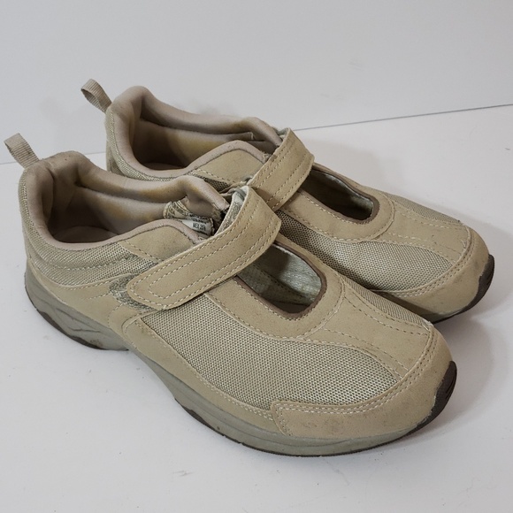 Danskin Shoes Danskin Hook And Loop Tan Walking Shoes Sz 85 M